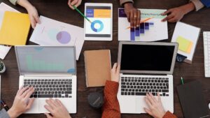 Adopting the Flywheel Marketing Strategy: How to Build a Sustainable Growth Engine